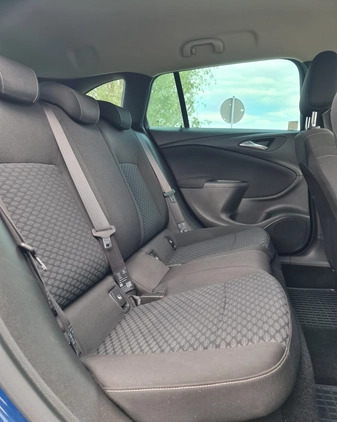 Opel Astra cena 42500 przebieg: 122000, rok produkcji 2019 z Otwock małe 466